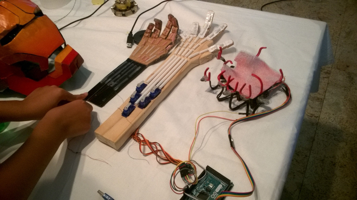 Interesting prototypes of robotic hands - even with remote controlled operation mode