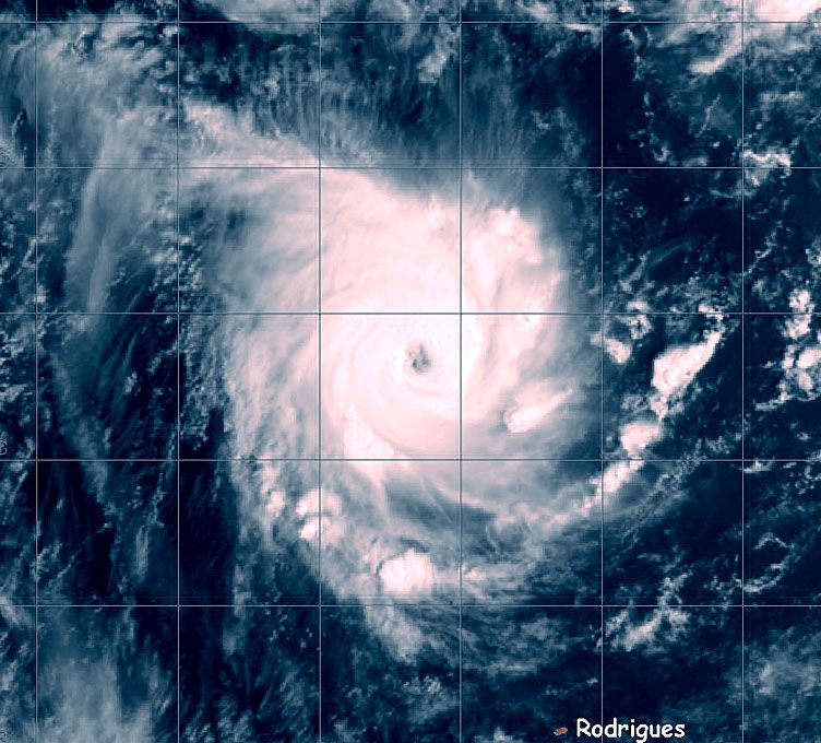 Cyclone Warning Class 3 in Mauritius