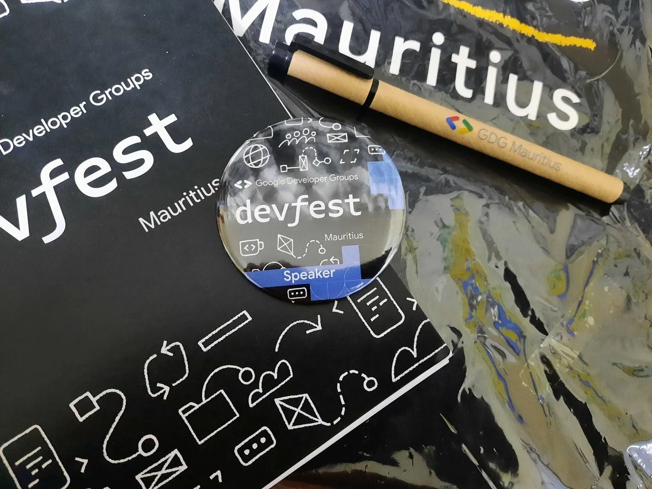 Pin badges for speakers, attendees and organisers - DevFest Mauritius