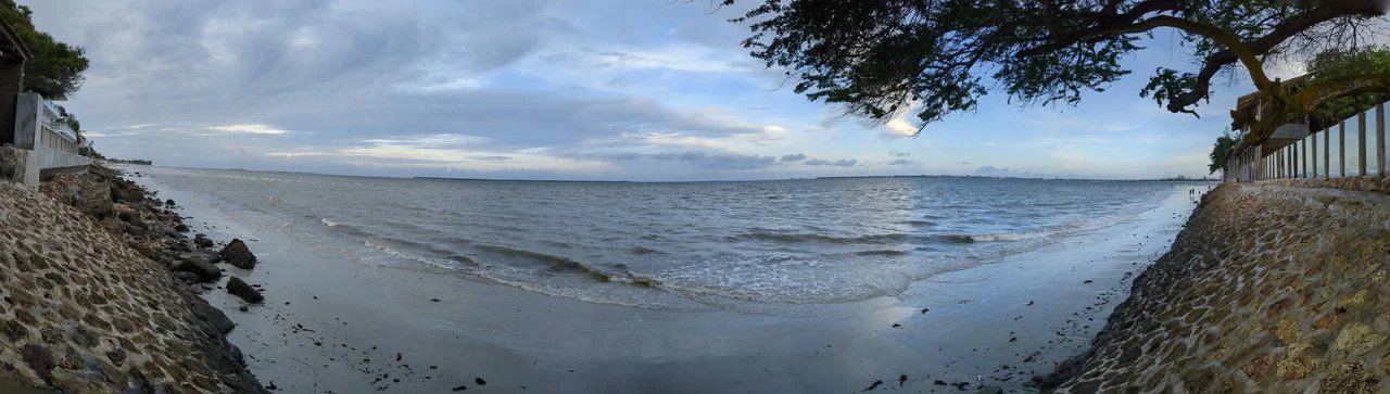 Staying right at shores of the Indian Ocean - almost feels like home...
